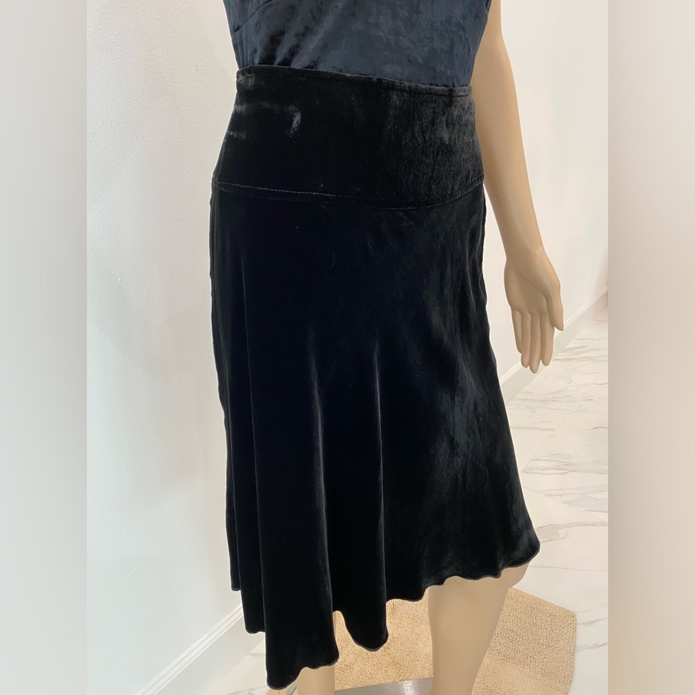 Pretty Holiday Black Velvet Skirt, Size 6